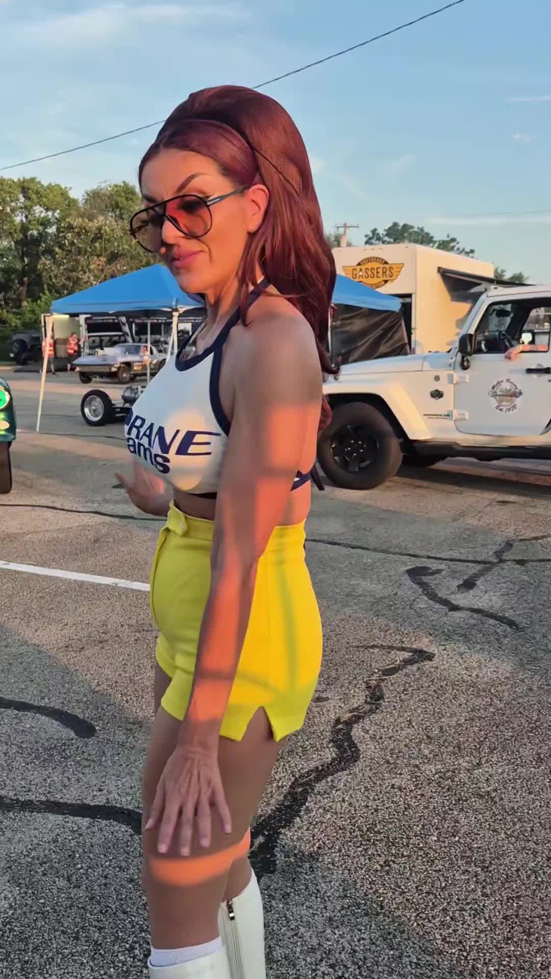 @Lola_LaBamba