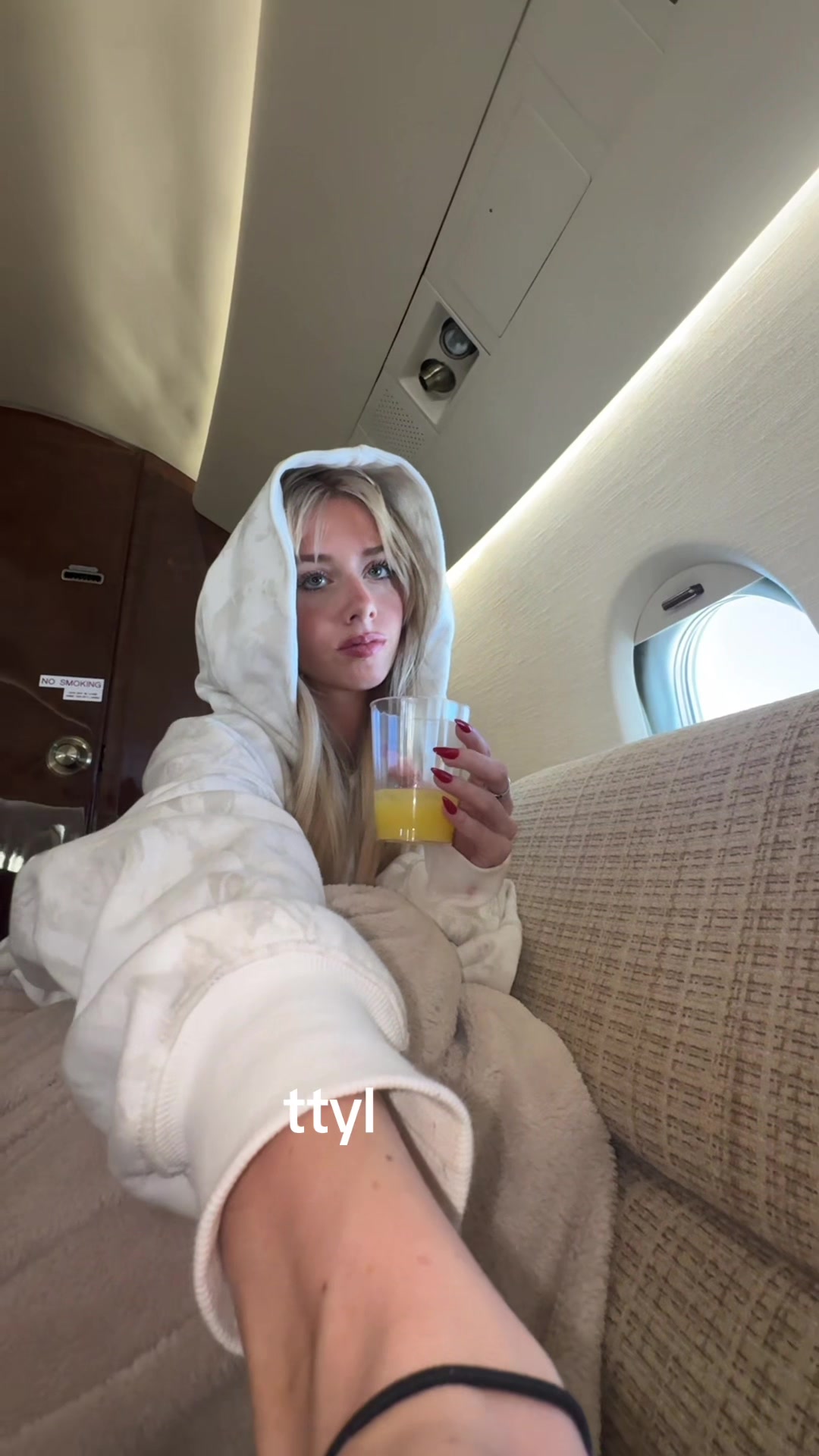 @zo&euml; mae ✰