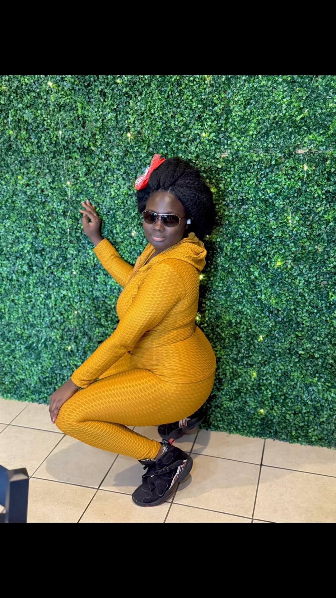 @QueenBee🐝🍓