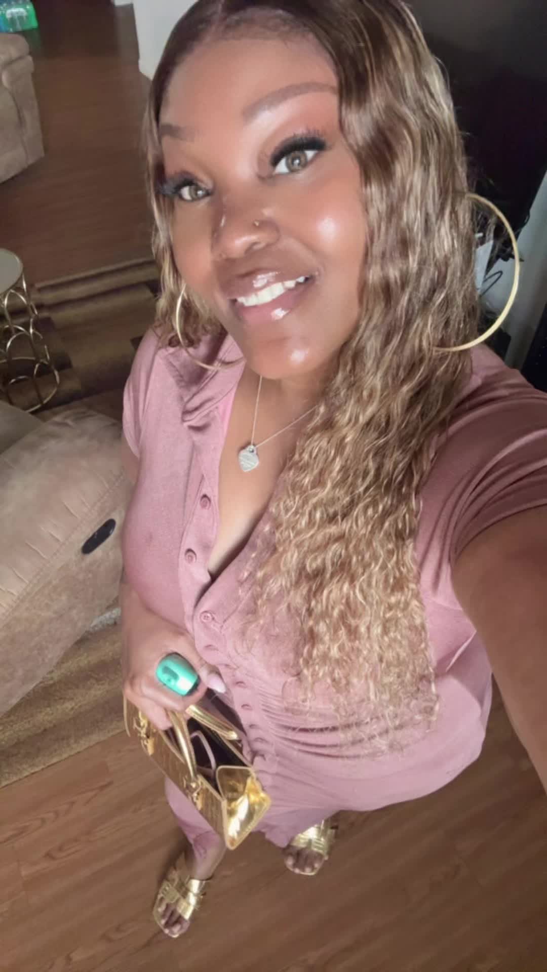 @🎂5/26😈MzTrina_sneakerhead