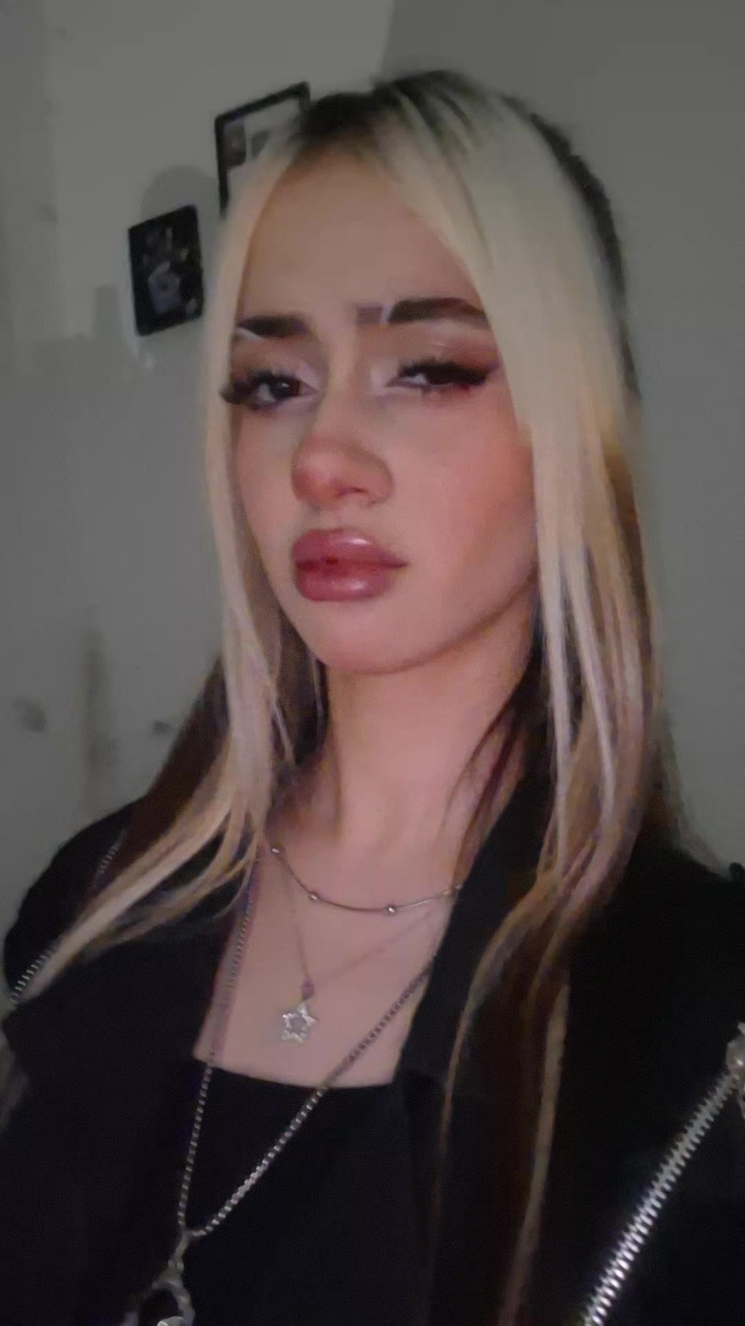 @🐚