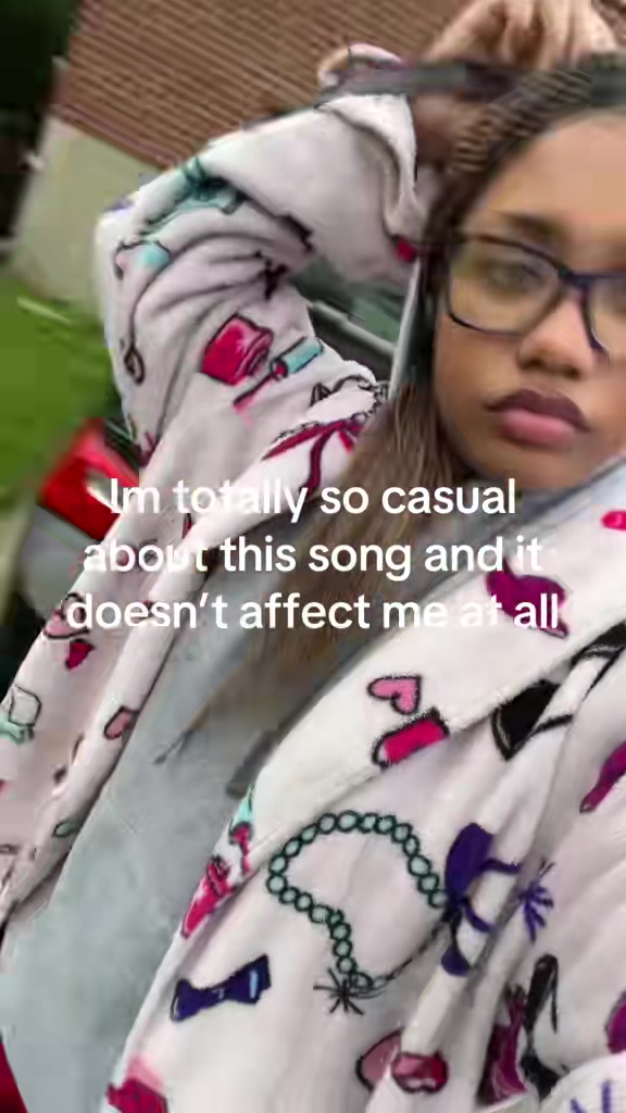 @Bella