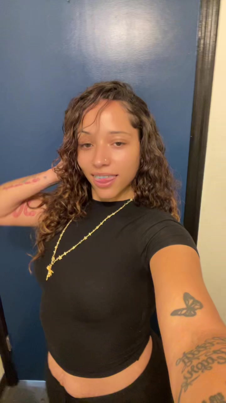 @🦋🤍
