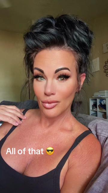 @Julie_AnnXO