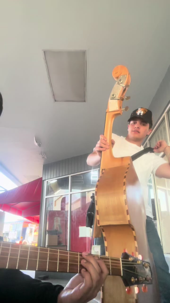 @Contreras