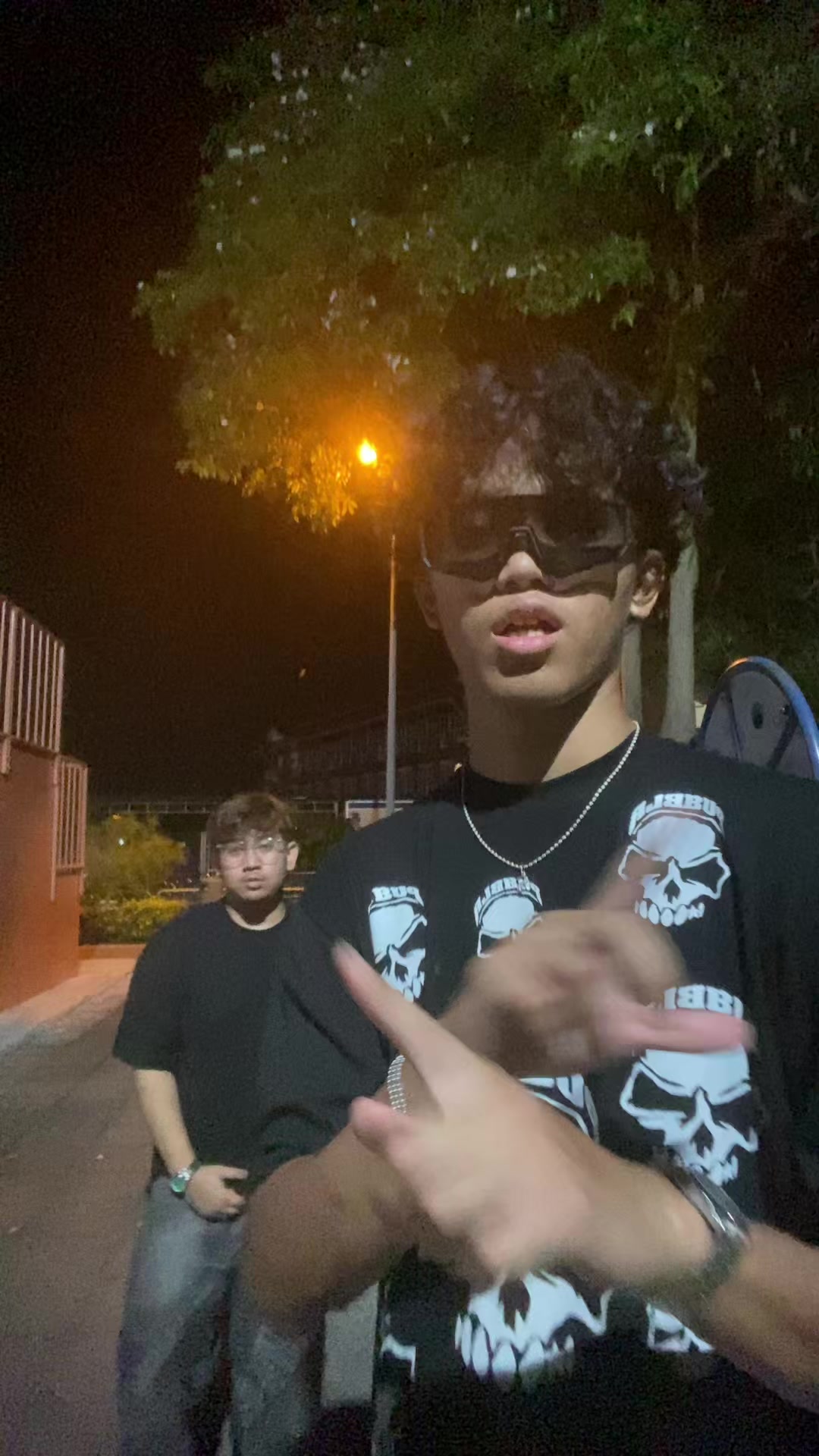 @Akwru