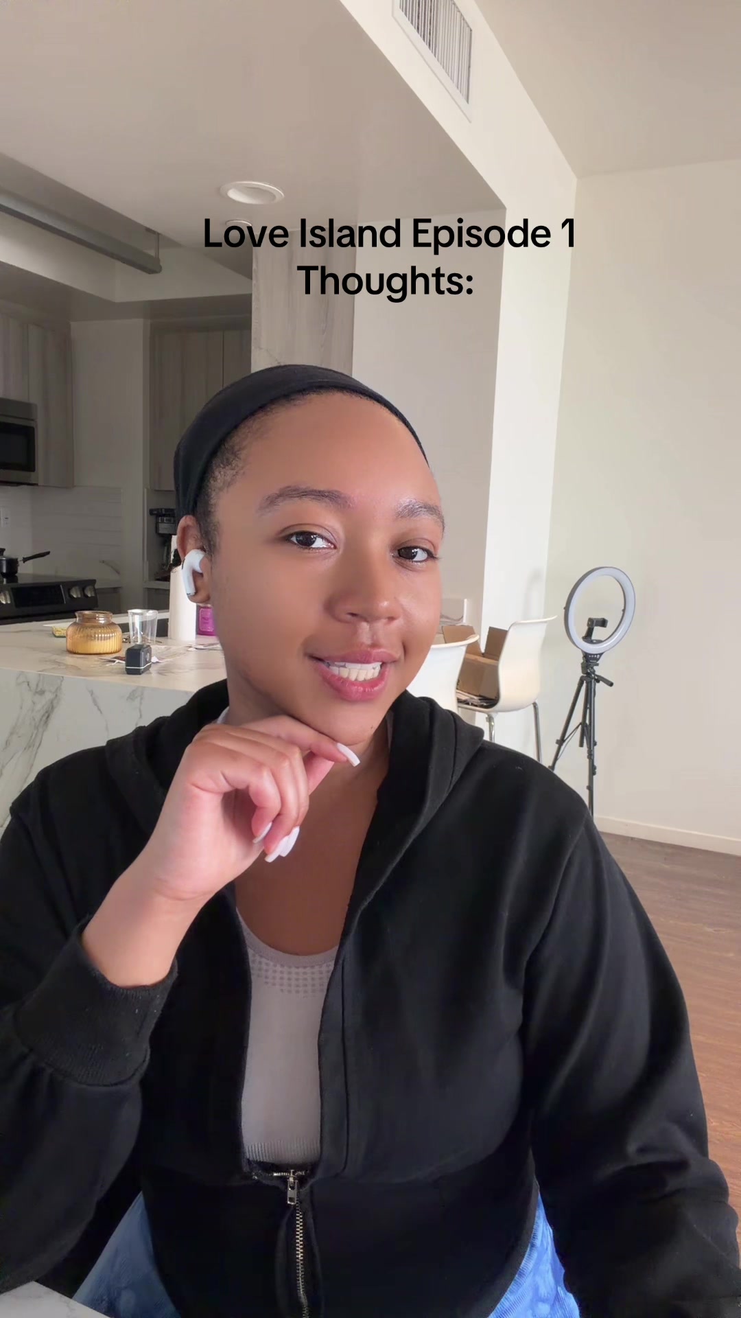 @MichaelaTalks_