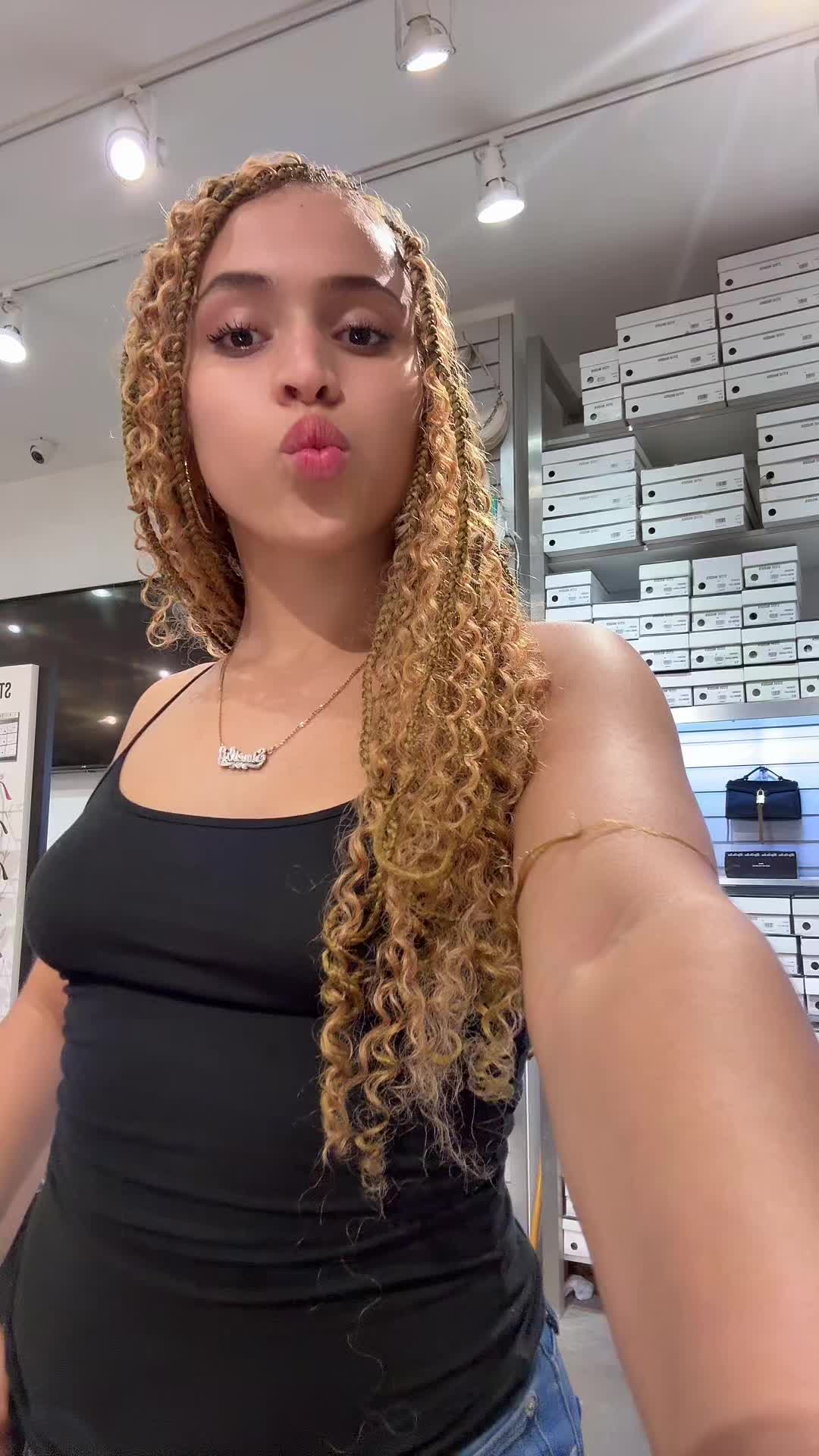@Simeily 🌺