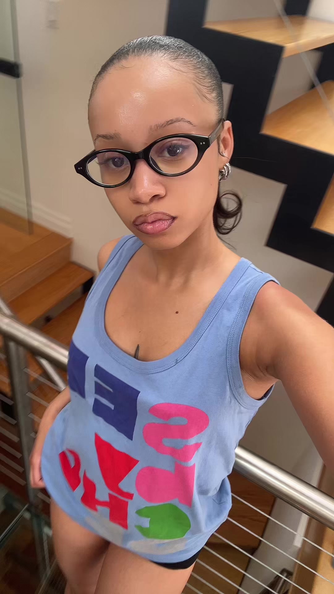@Lyayb