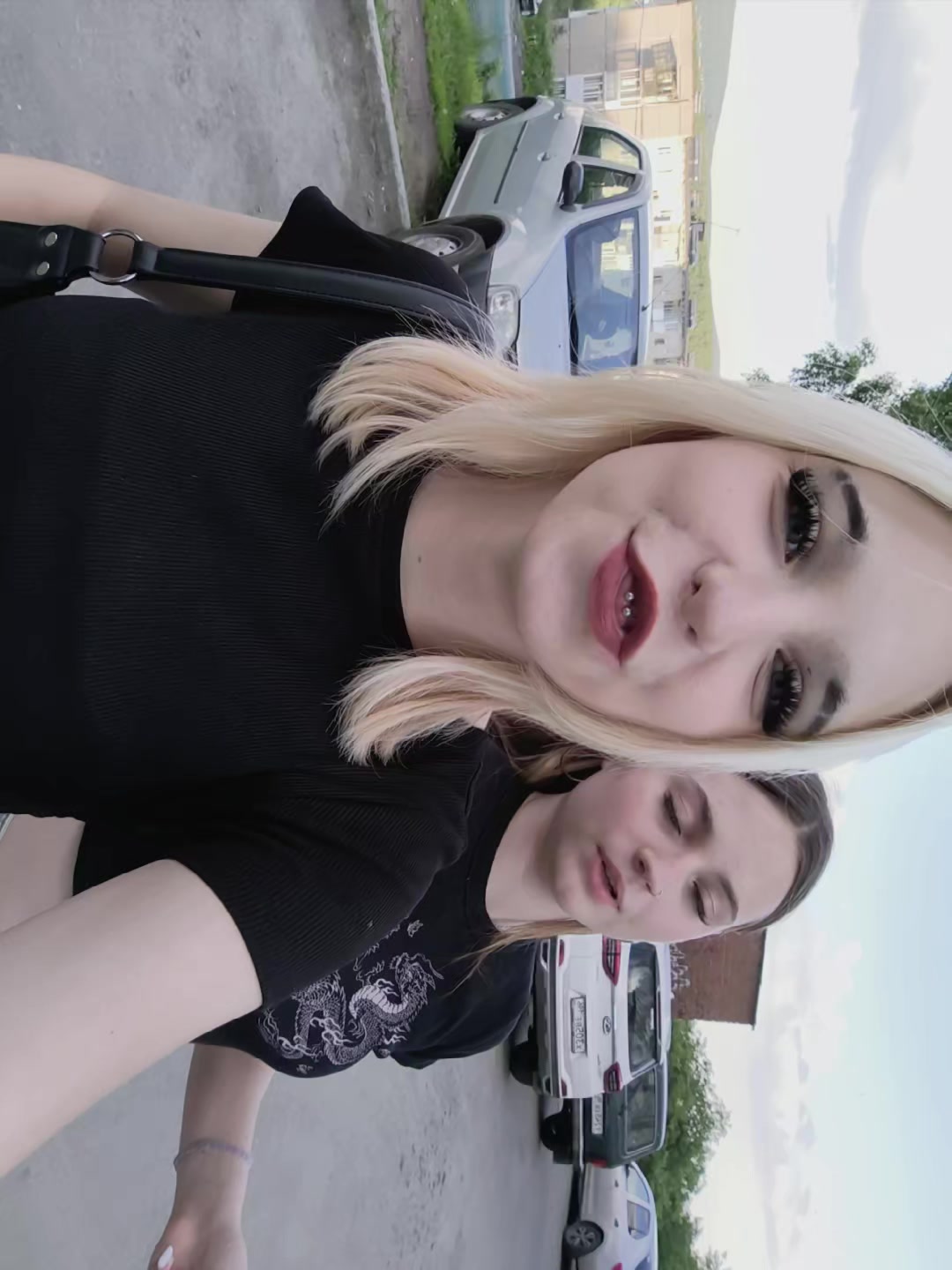 @812
