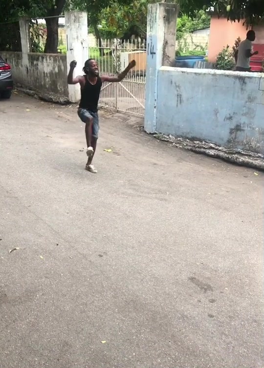@𝐓𝐡𝐮𝐠 𝐟𝐚𝐦𝐨𝐮𝐬 music