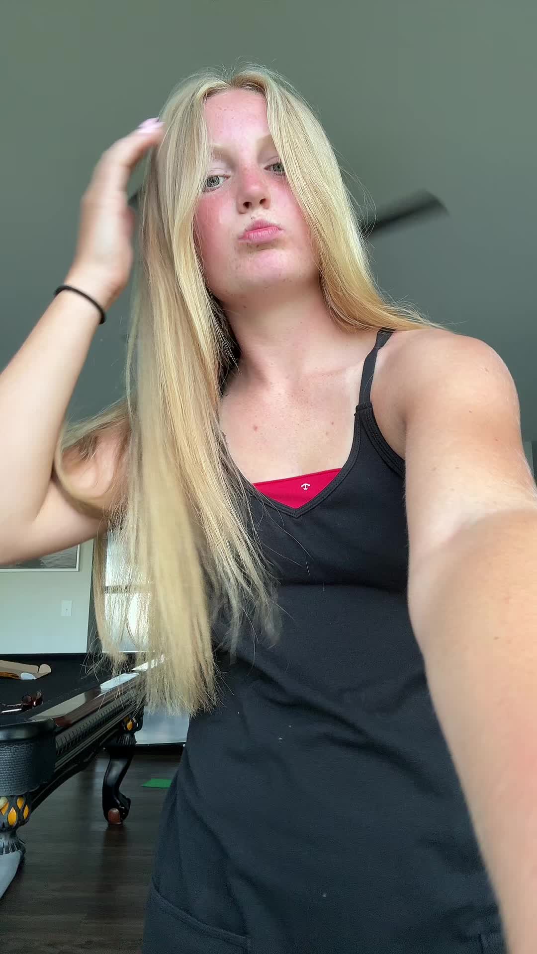 @Vivianspam34!!!