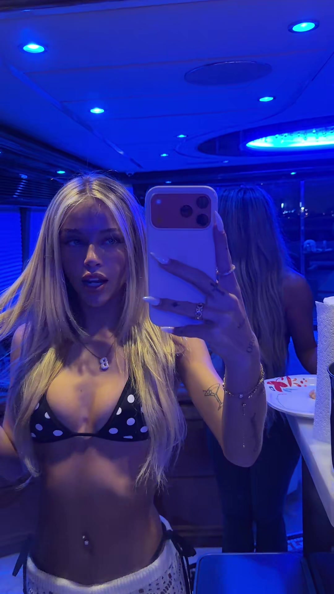 @lilliansnyderr