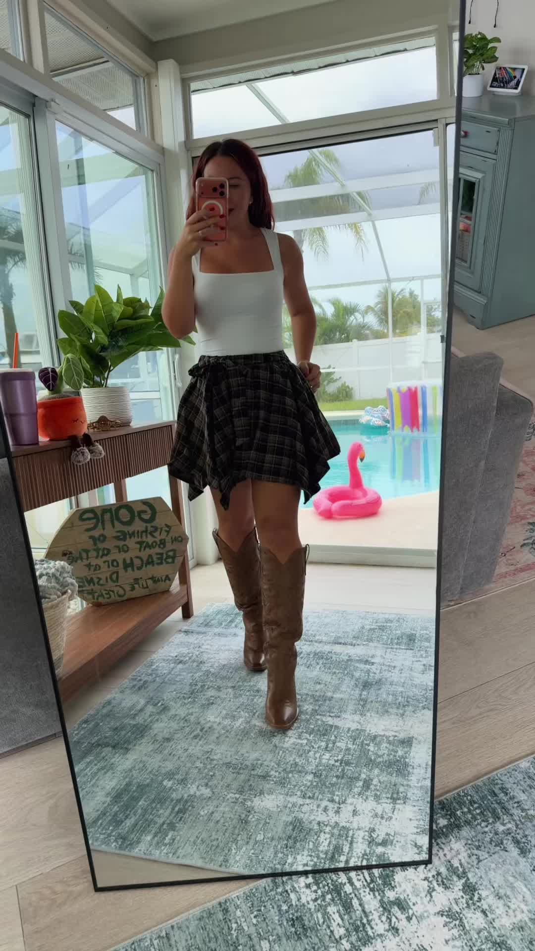 @momwithaplot