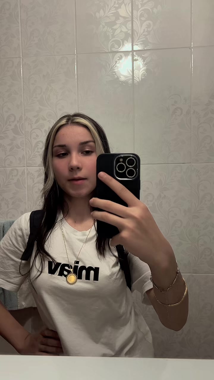 @Aleyna💫