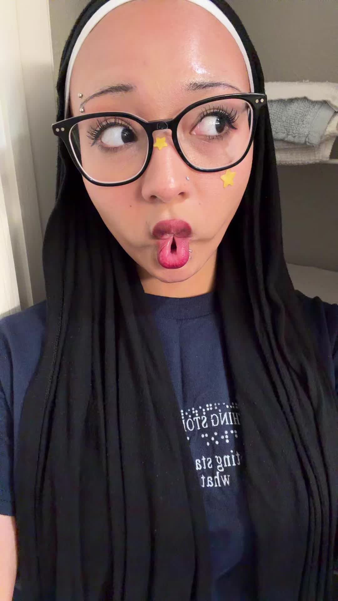 @mothbitesinmylinenshirt