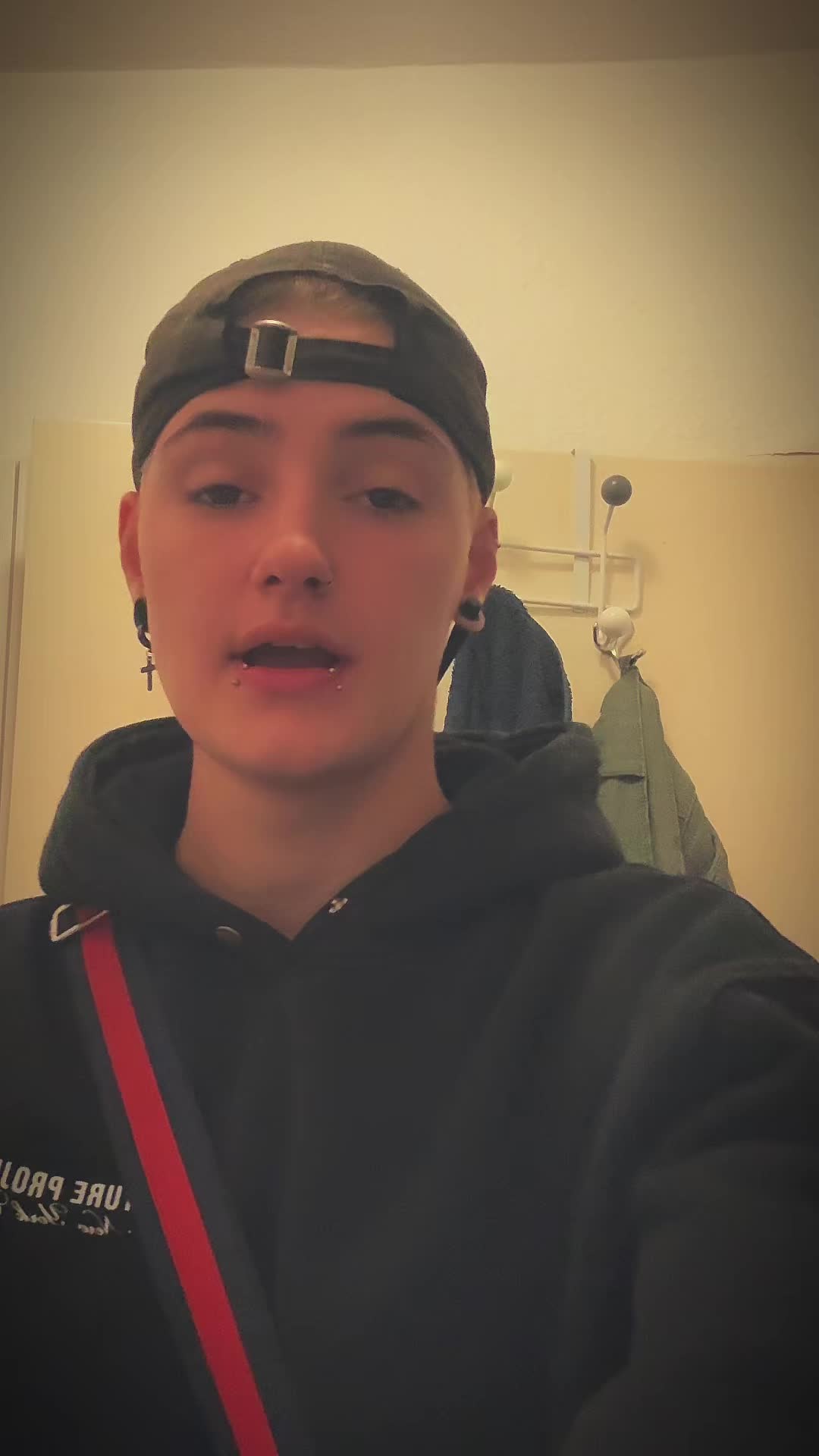 @ᴛʜᴇ ʀᴀᴠᴇʀ.53