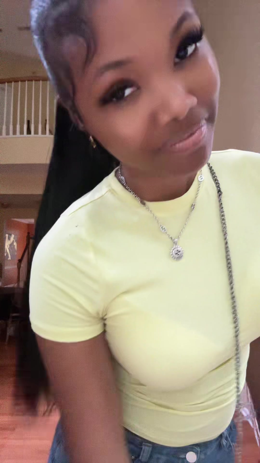 @👸🏽