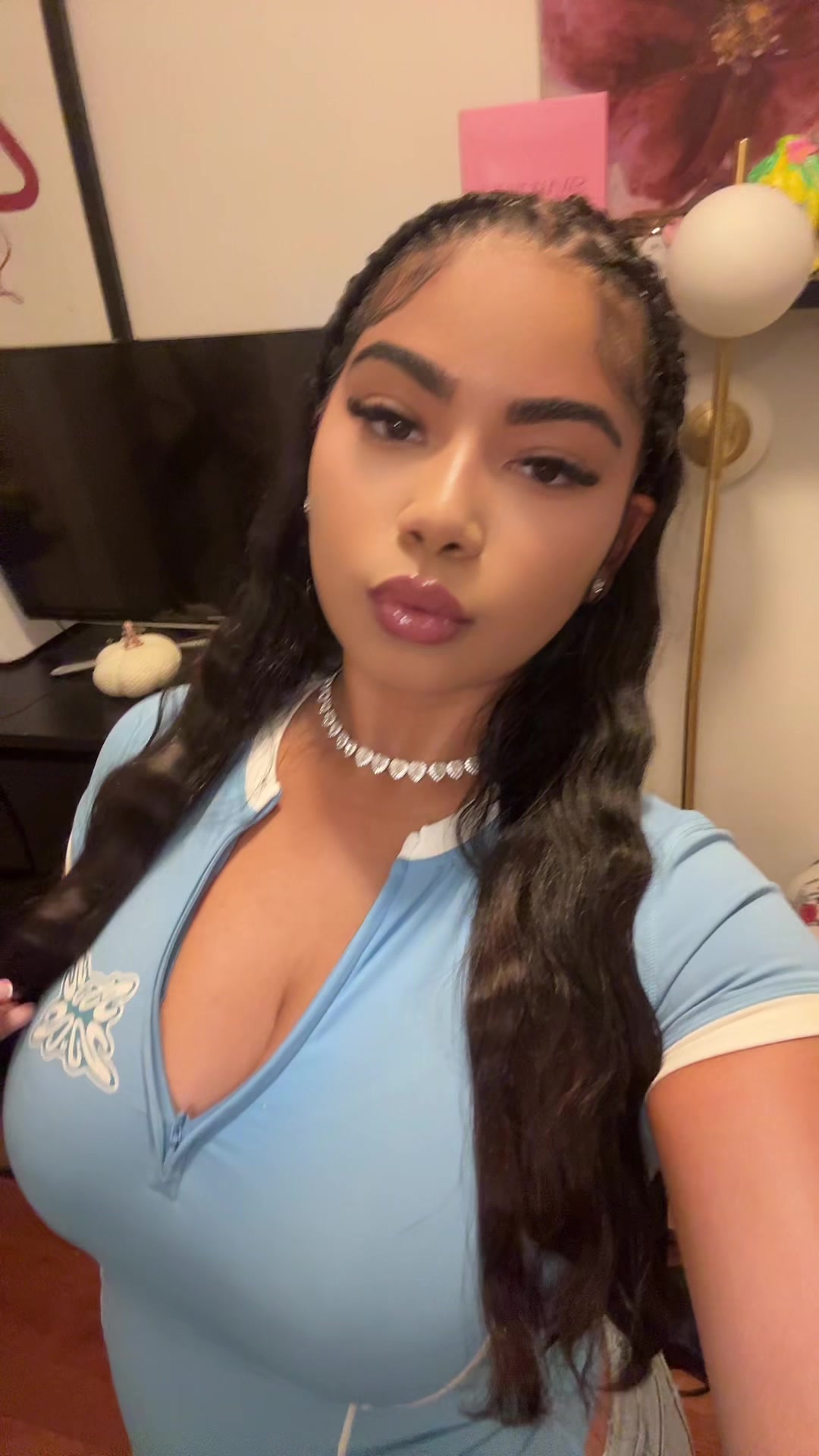 @Theprettydenisse