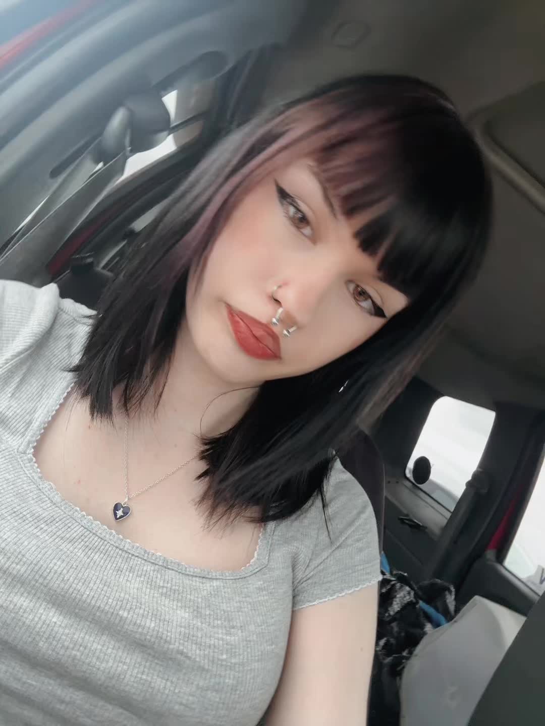 @ᴸⁱˡˡʸ