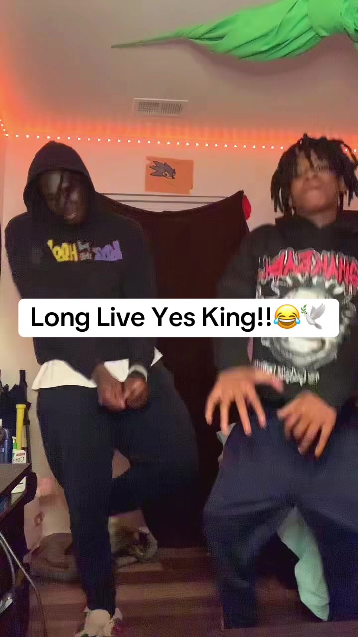 @2OfficialEj