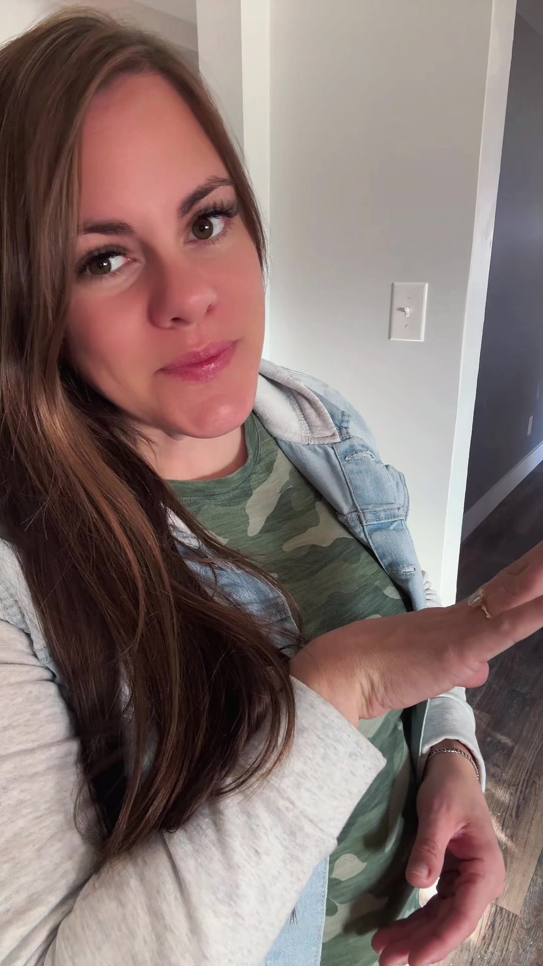 @Lo