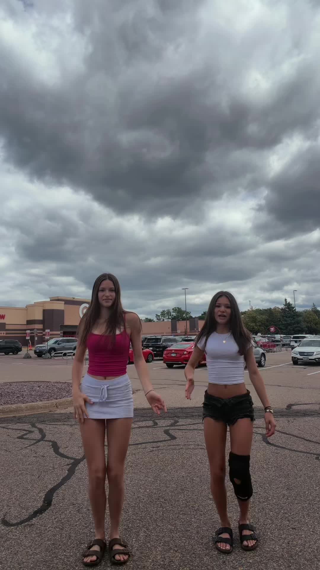@Ava