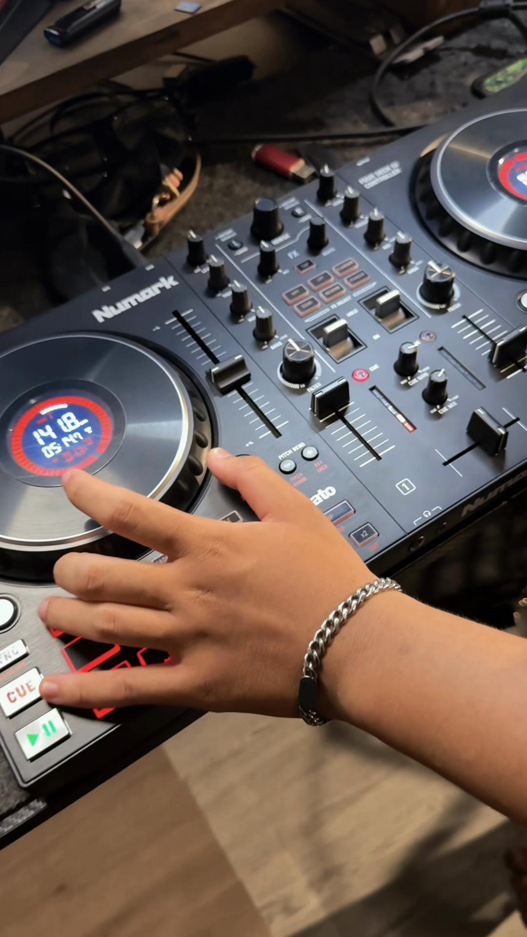 @TungLe mê DJ
