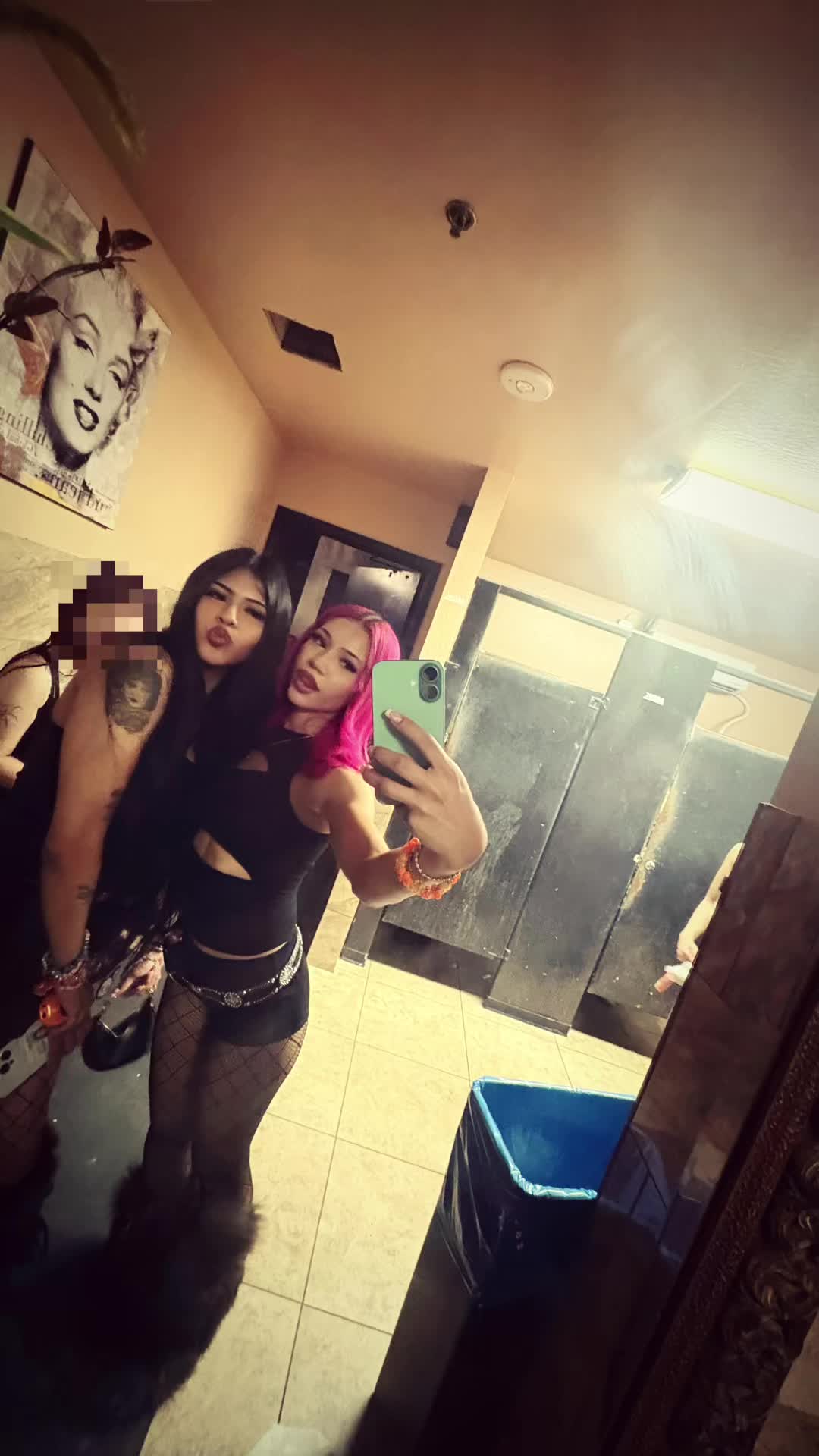 @vanessasherlynn