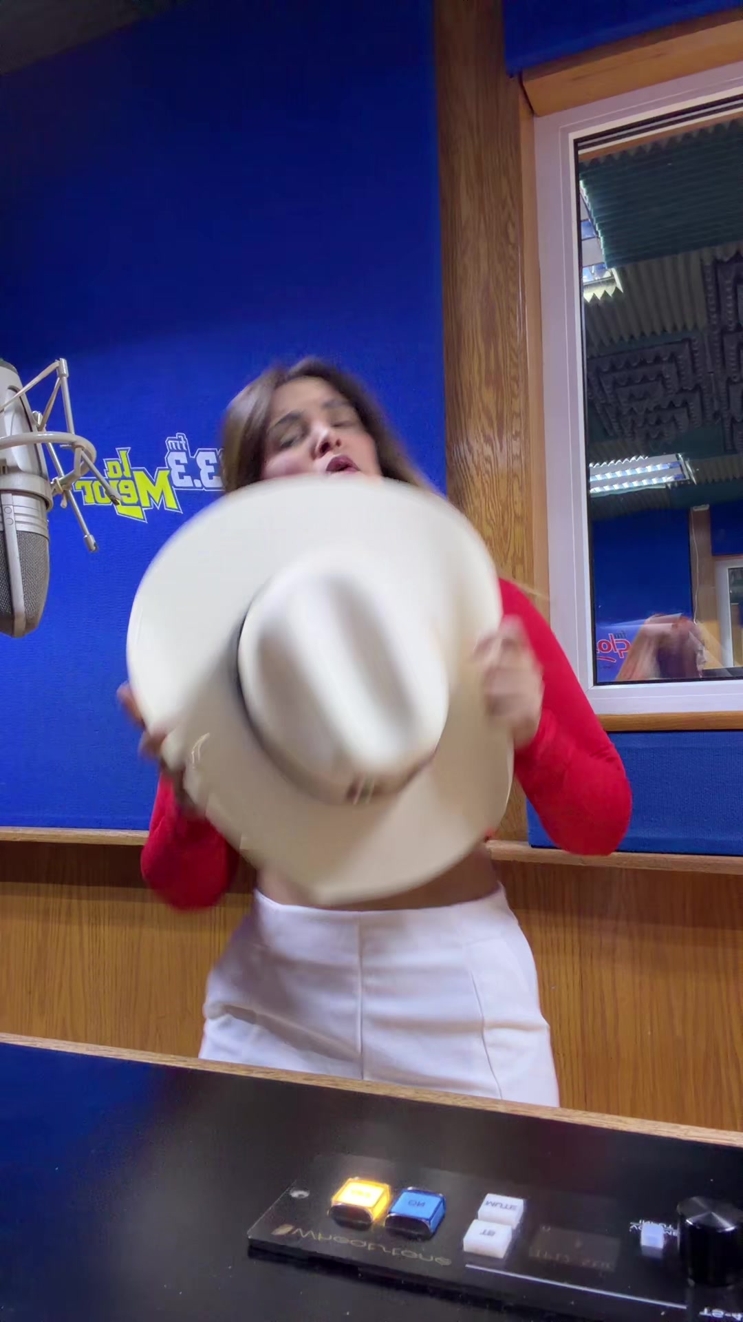 @alejandrasuarez_radio