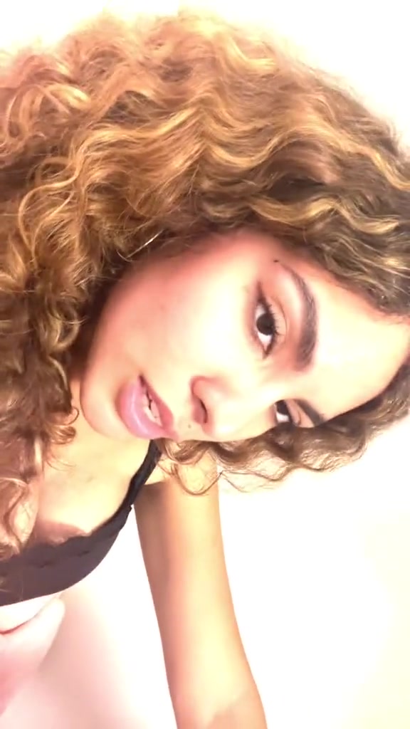 @holaesclara