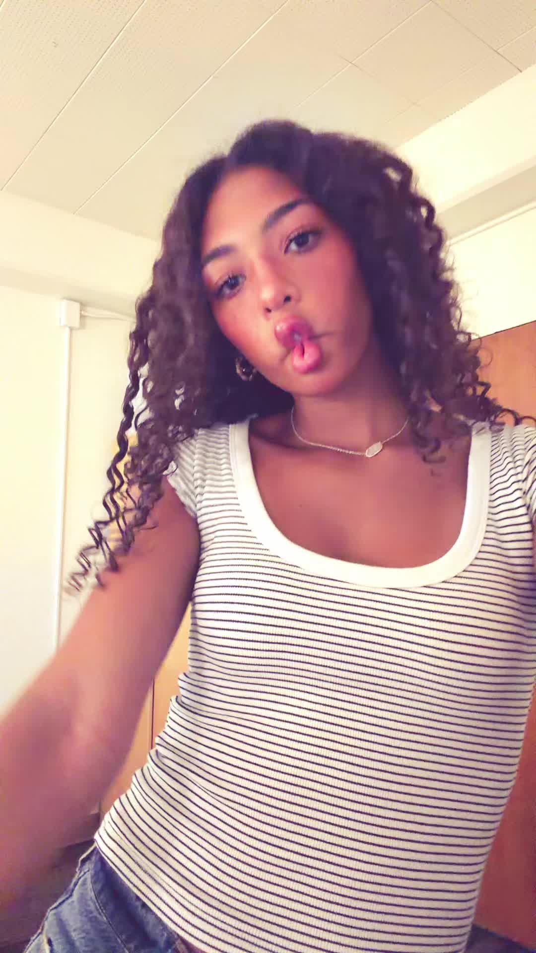 @AVA