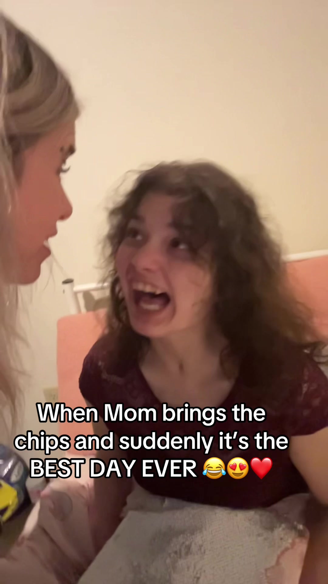 @Hotmomvibes