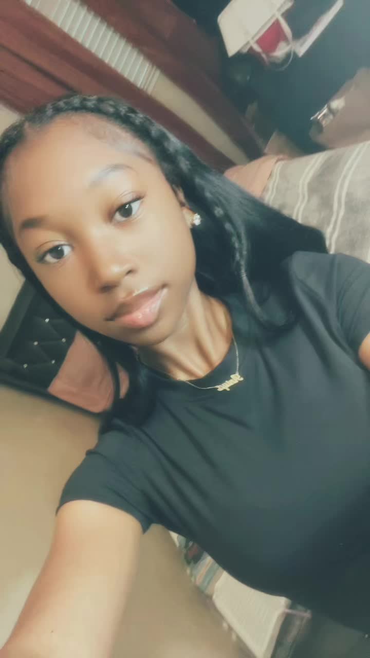 @aniyaedrienna