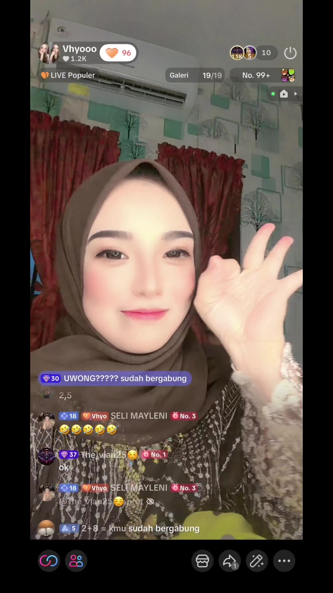 @Vhyooo