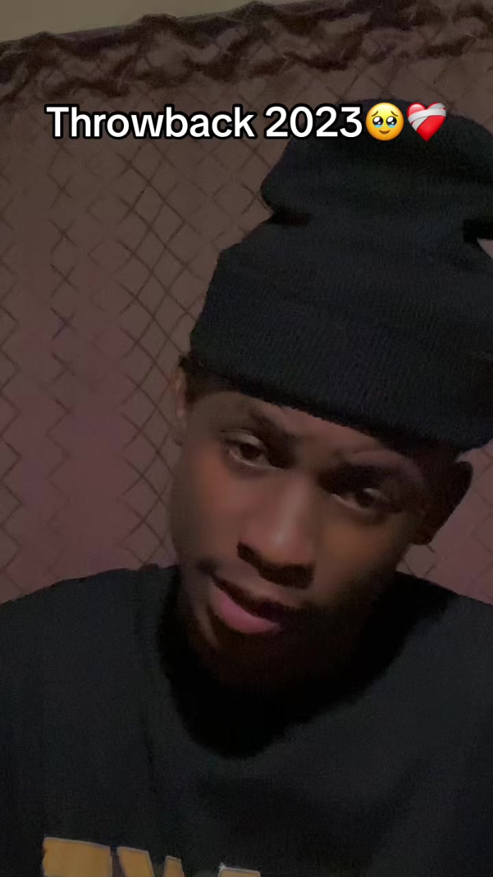 @𝑱𝒐𝒗𝒊𝒔🧃
