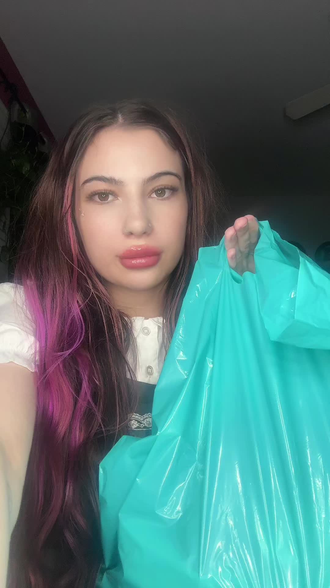 @Kiki