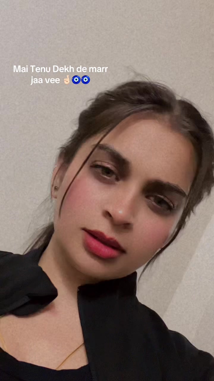 @komal_khaira97