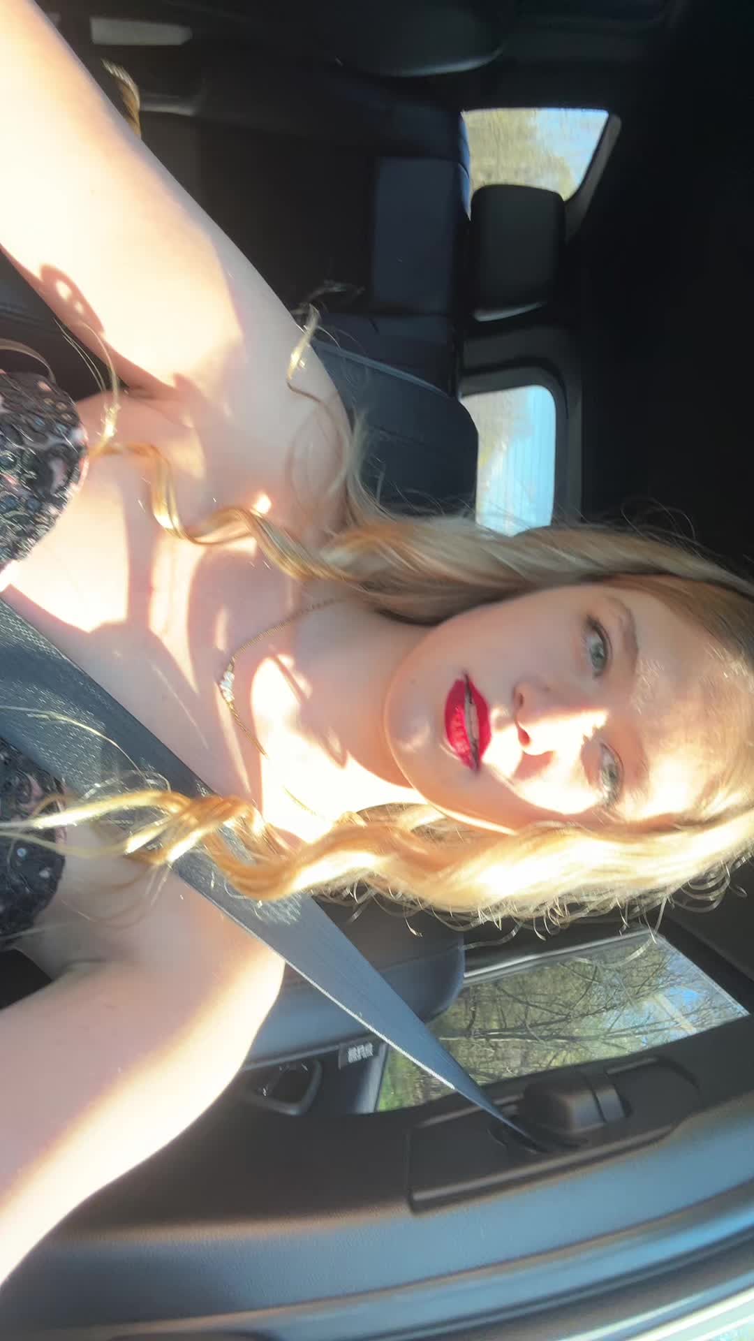 @LexLou