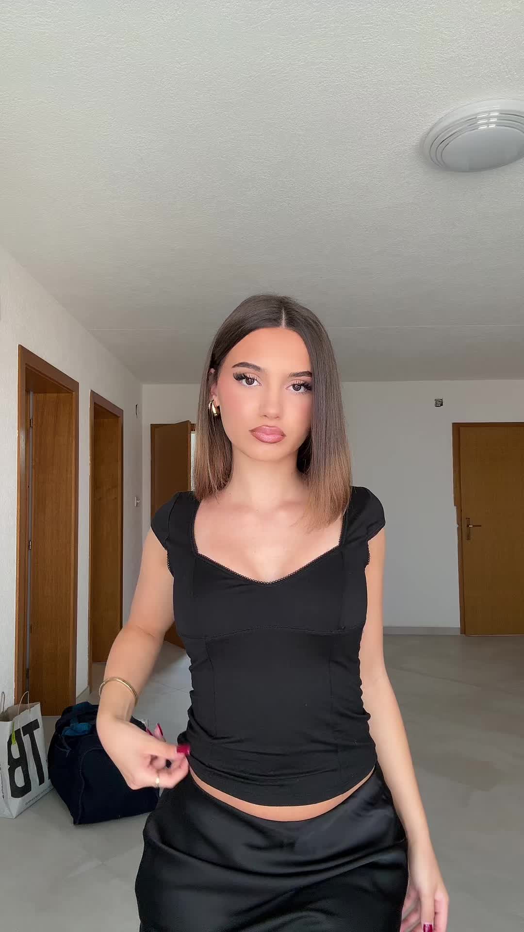 @𝖠𝗇𝗂𝗌𝖺