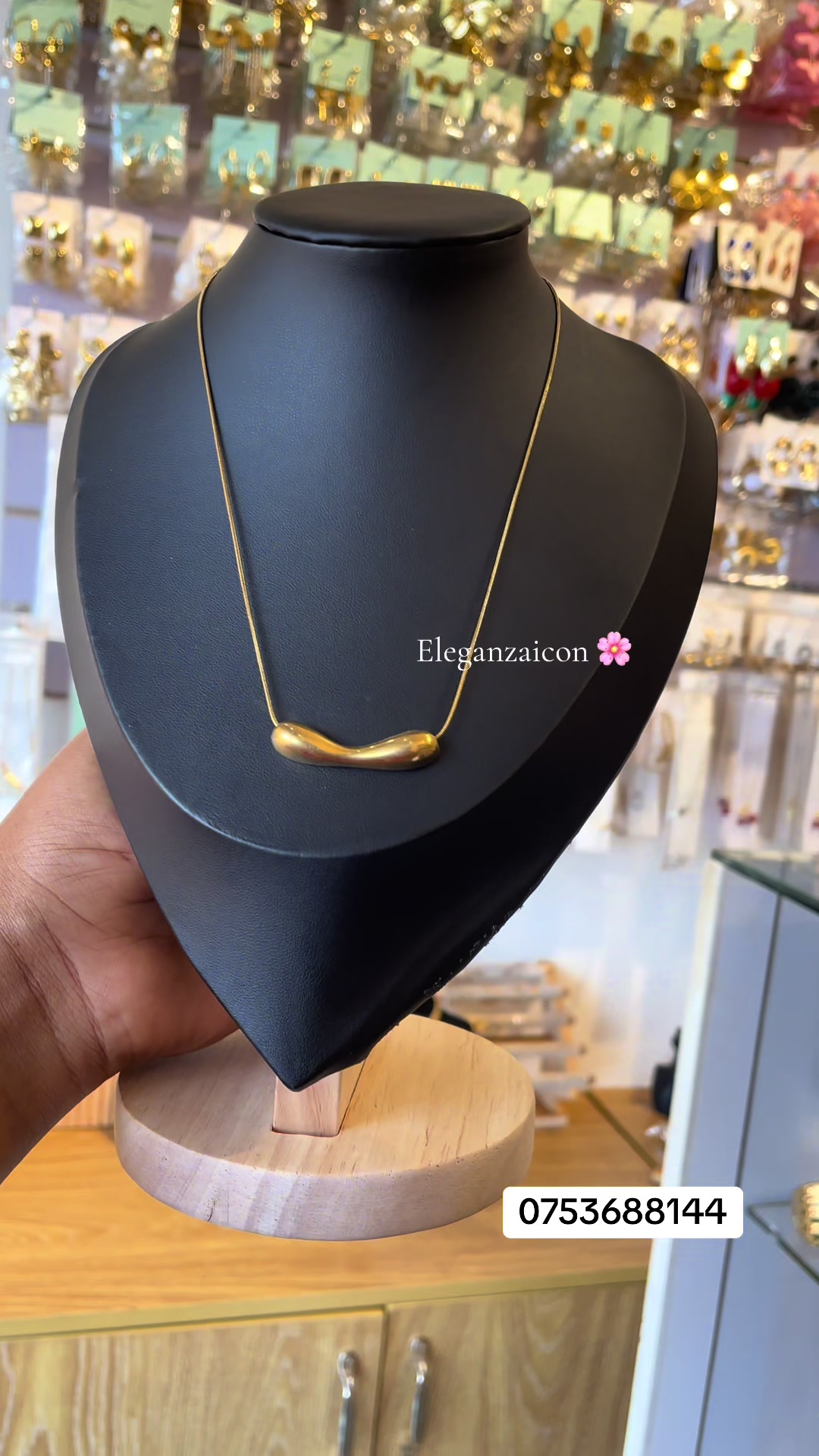 @ELEGANZAicon-jewelry/bag/heels