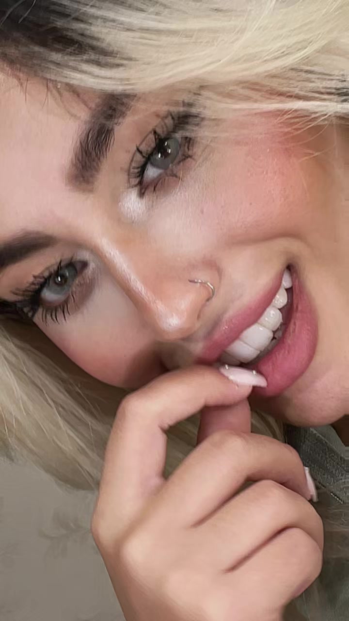 @rozhstorm