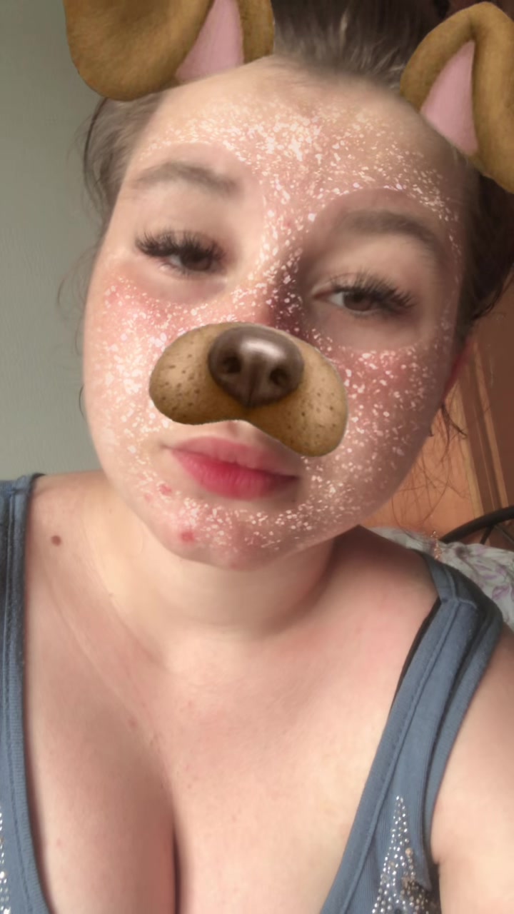 @викусик🥰