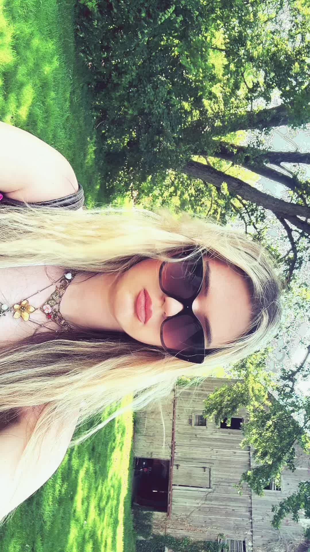 @itskarinajones