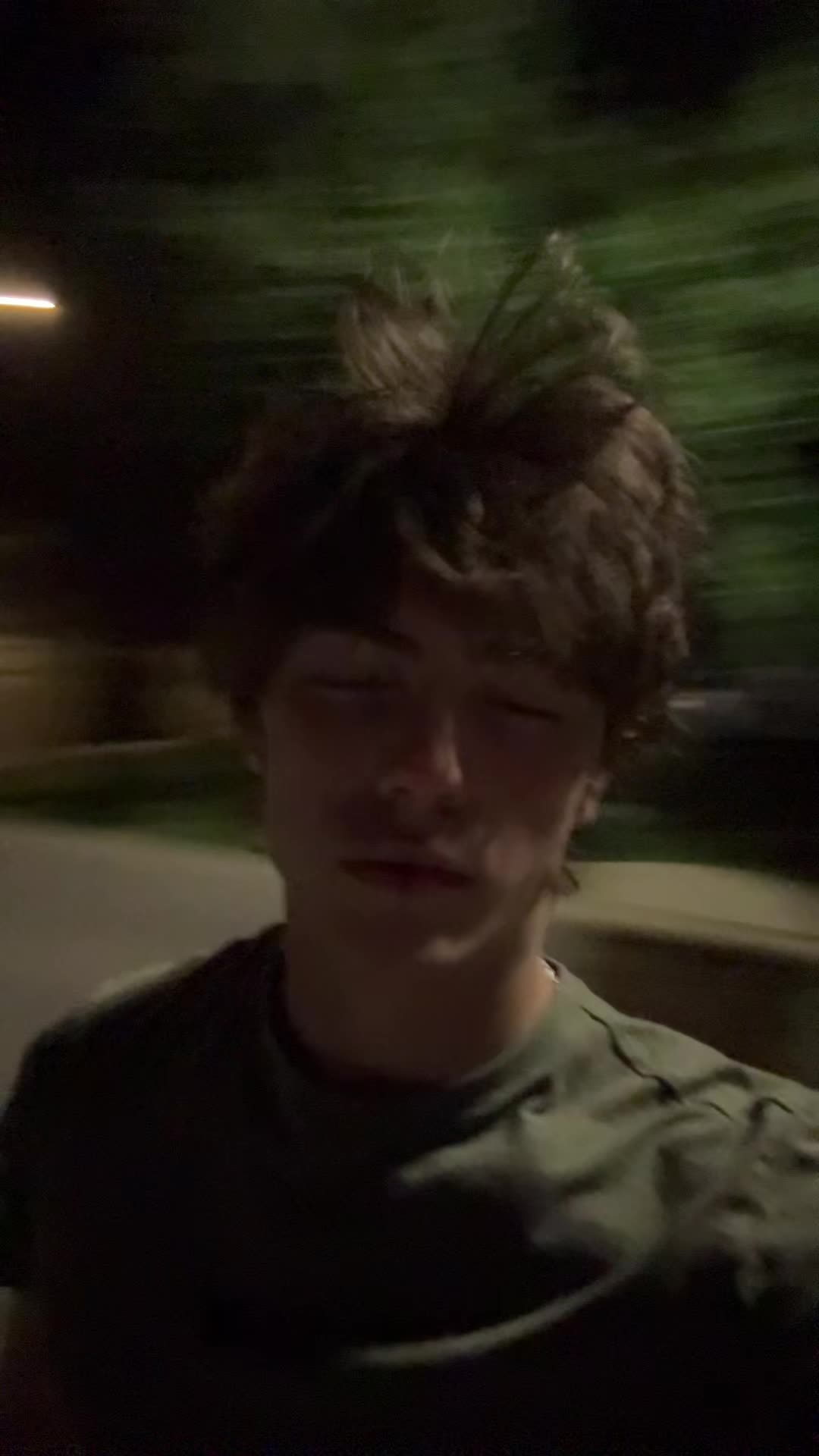 @︎