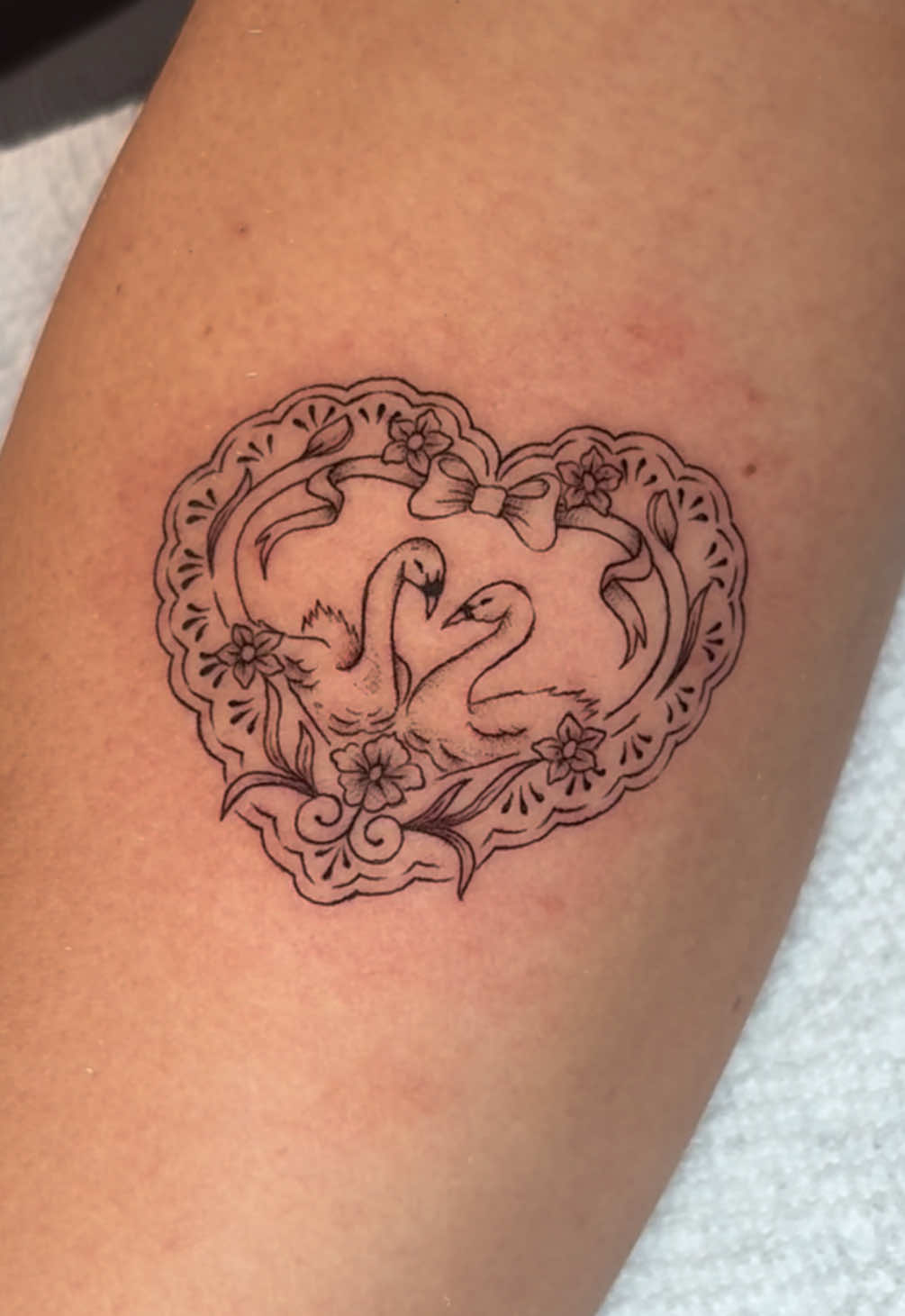 @fineline tattoo artist ❦