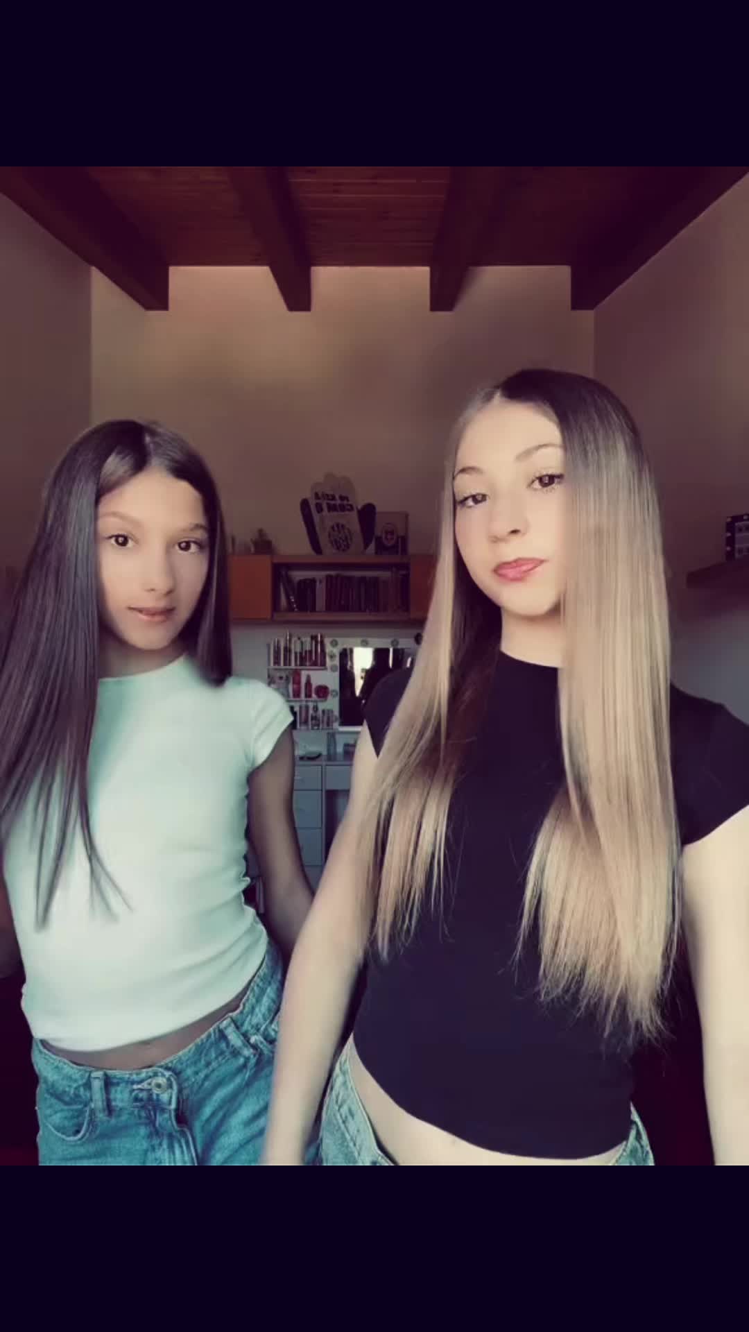 @lisa&ari🌹