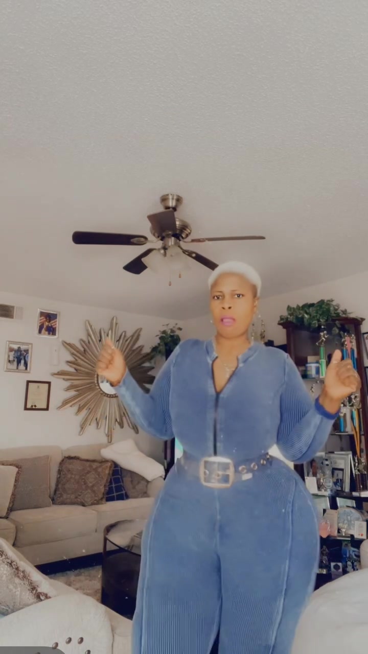 @Vicky&ensp;🙏🏾💕💃🏾🇺🇸