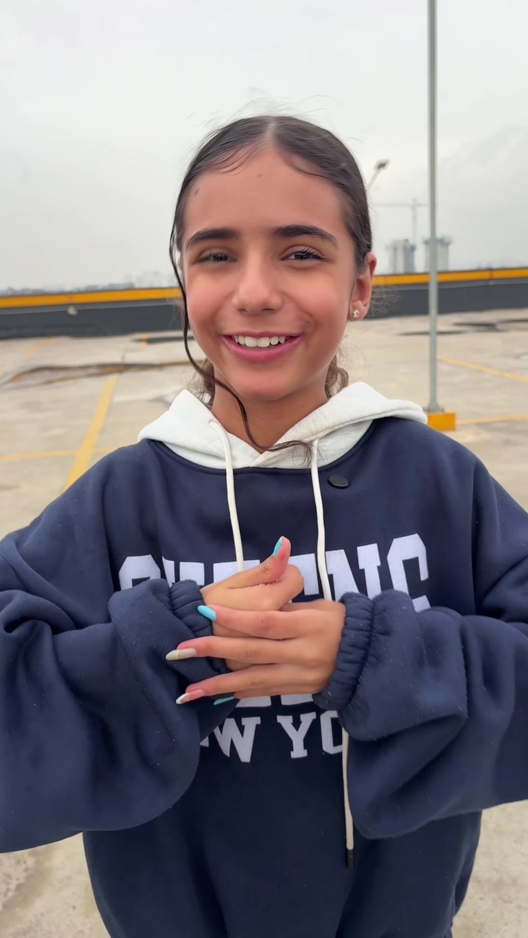 @larafamiliamadrona