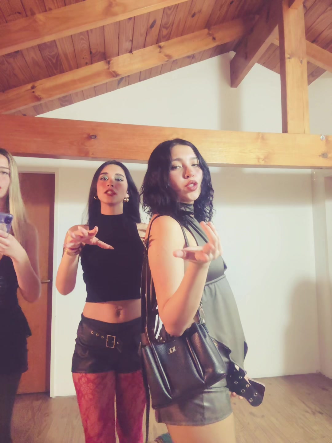 @Anyu💋 se pronuncia SH